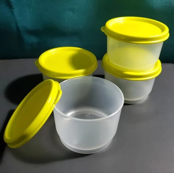 Tupperware Snack Cups set of 4 x 4oz Clear Containers with Yellow or White Seals - Picture 6 of 16